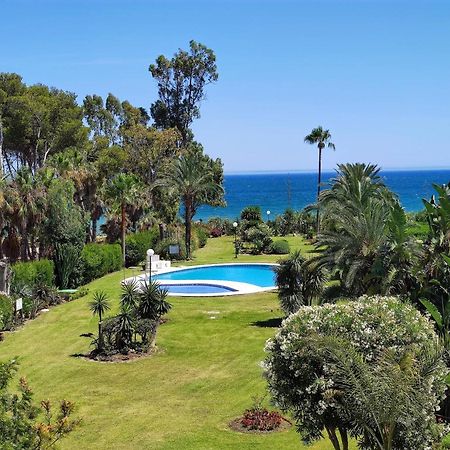 Spacious Beachfront Town House In Estepona With Fully Equipped Kitchen, Pools, Garden, Sea View Ngoại thất bức ảnh
