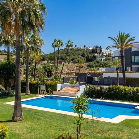 Spacious Beachfront Town House In Estepona With Fully Equipped Kitchen, Pools, Garden, Sea View Ngoại thất bức ảnh