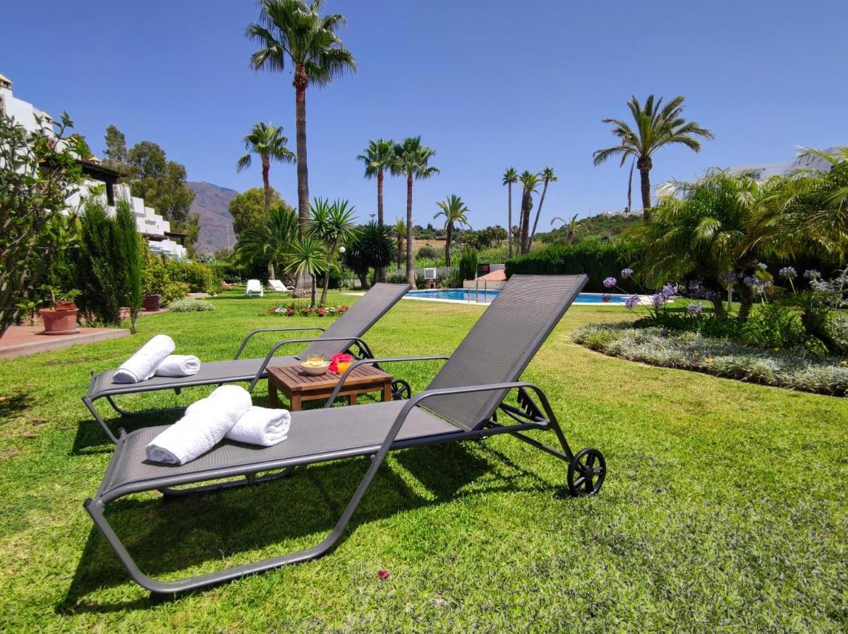 Spacious Beachfront Town House In Estepona With Fully Equipped Kitchen, Pools, Garden, Sea View Ngoại thất bức ảnh