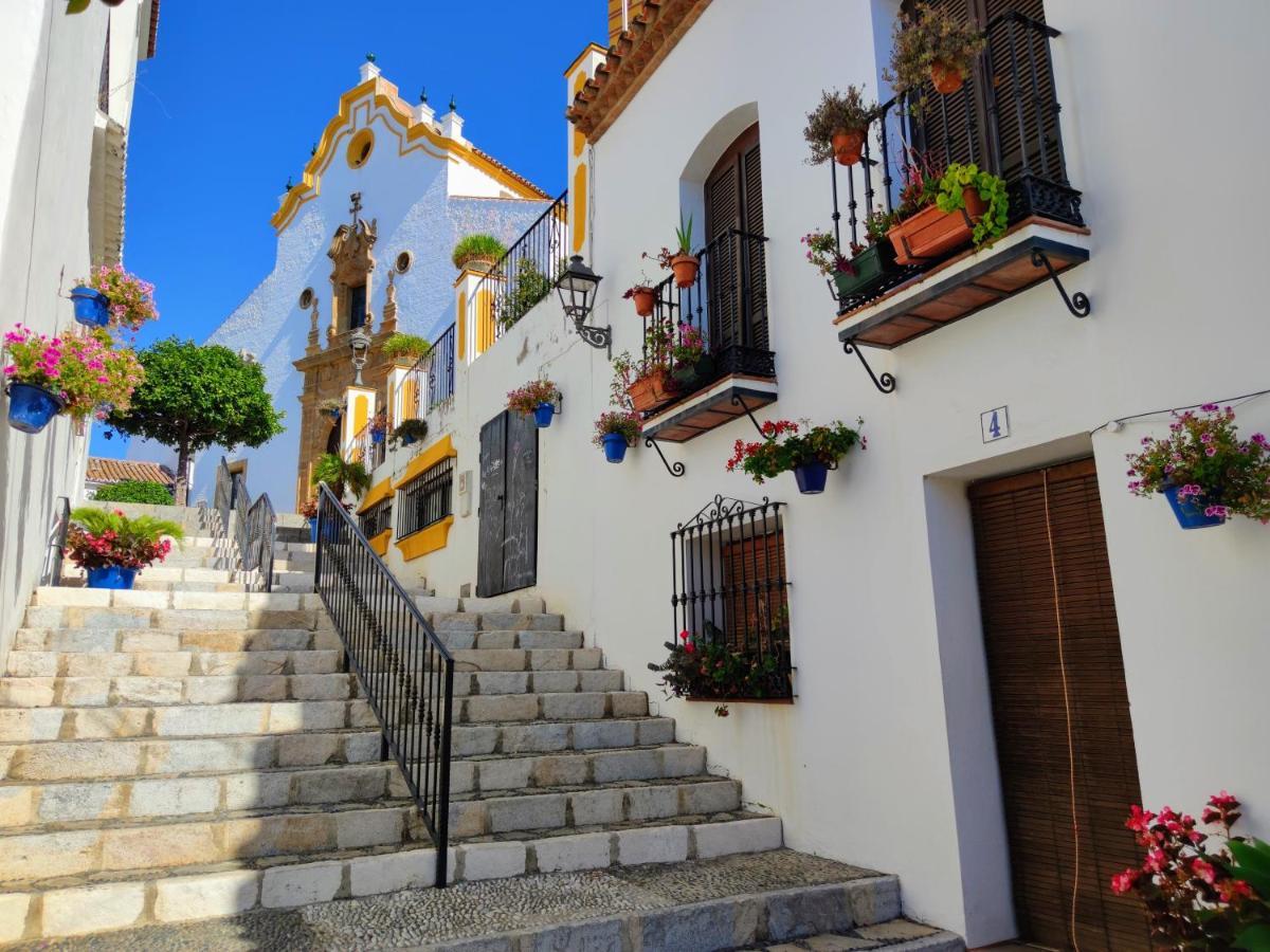 Spacious Beachfront Town House In Estepona With Fully Equipped Kitchen, Pools, Garden, Sea View Ngoại thất bức ảnh